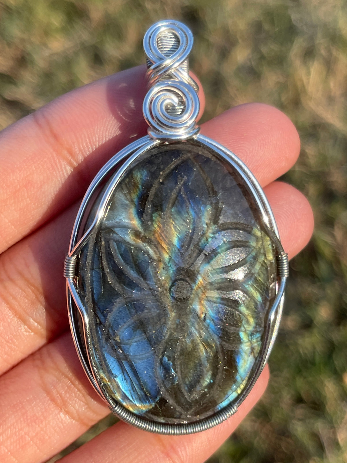Labradorite Flower Pendant
