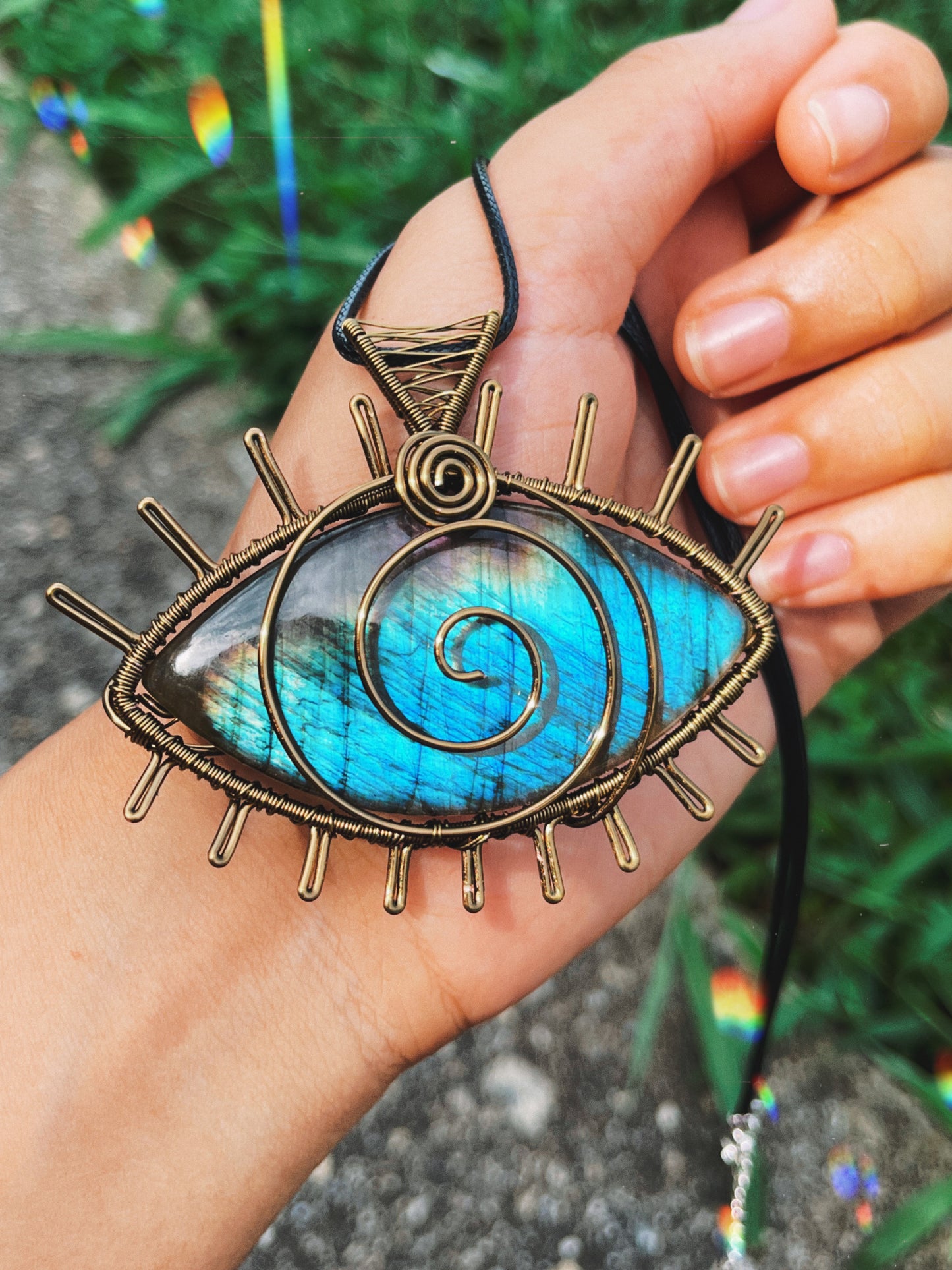 XL Labradorite Eye Pendant