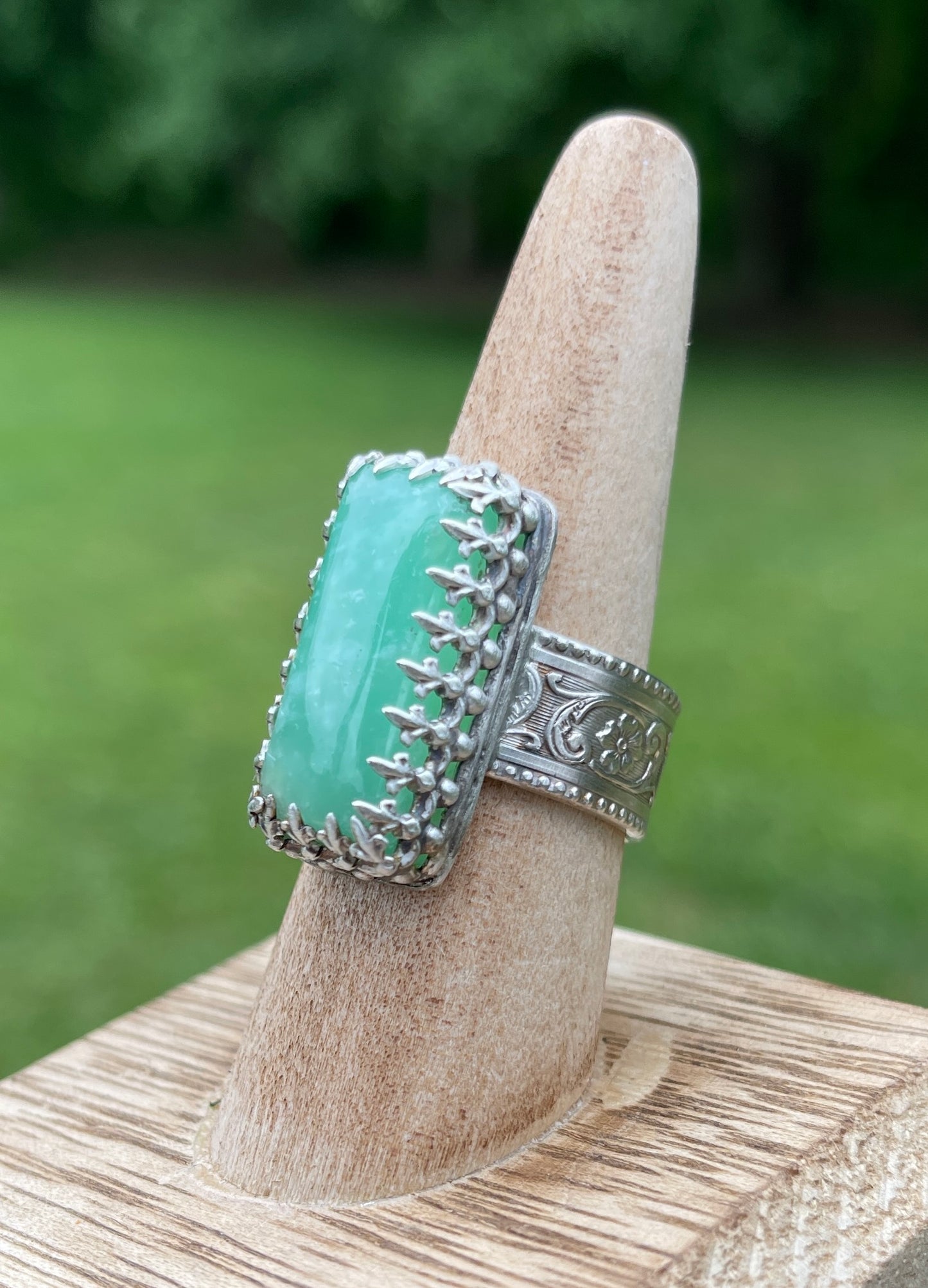 Size 8.5 • Chrysoprase Ring