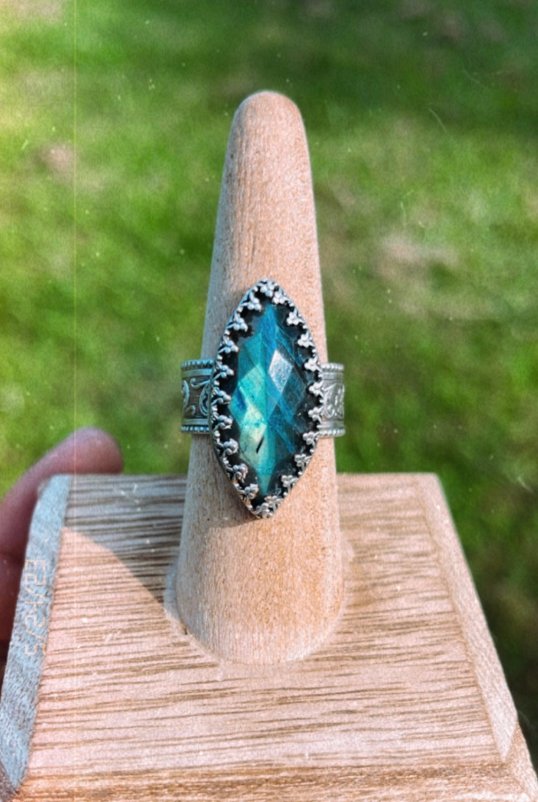 Size 8.5 • Labradorite Ring